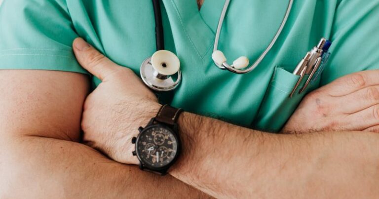 8 WAYS TO PREVENT PHYSICIAN BURNOUT